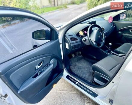Рено Меган 2010 в Харькове на Automoto.ua Серый Рено Меган, объемом двигателя 1.6 л и пробегом 244 тыс. км за 6900 $, фото 4 на Automoto.ua