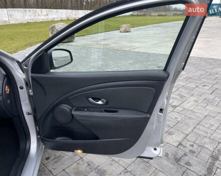 Серый Рено Меган, объемом двигателя 1.6 л и пробегом 225 тыс. км за 7700 $, фото 33 на Automoto.ua