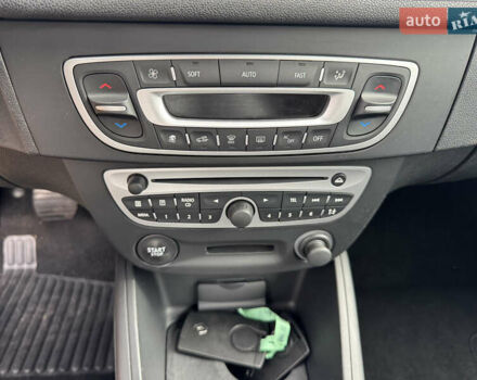 Серый Рено Меган, объемом двигателя 0 л и пробегом 228 тыс. км за 7500 $, фото 15 на Automoto.ua