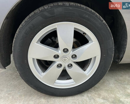 Серый Рено Меган, объемом двигателя 1.6 л и пробегом 182 тыс. км за 7800 $, фото 32 на Automoto.ua