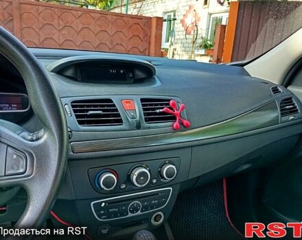 Сірий Рено Меган, об'ємом двигуна 1.6 л та пробігом 212 тис. км за 6600 $, фото 8 на Automoto.ua