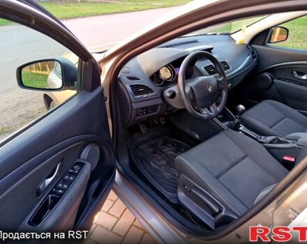 Серый Рено Меган, объемом двигателя 16 л и пробегом 250 тыс. км за 7700 $, фото 9 на Automoto.ua