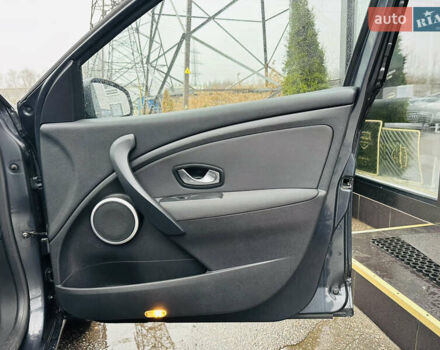 Серый Рено Меган, объемом двигателя 1.87 л и пробегом 228 тыс. км за 8500 $, фото 24 на Automoto.ua