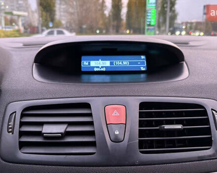 Рено Меган 2010 у Кременчуге на Automoto.ua Сірий Рено Меган, об'ємом двигуна 1.46 л та пробігом 300 тис. км за 6999 $, фото 27 на Automoto.ua