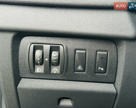 Серый Рено Меган, объемом двигателя 1.87 л и пробегом 228 тыс. км за 8500 $, фото 33 на Automoto.ua