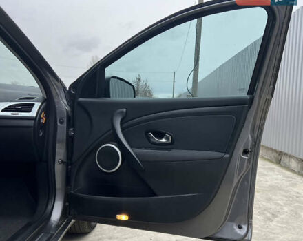 Серый Рено Меган, объемом двигателя 1.6 л и пробегом 182 тыс. км за 7800 $, фото 72 на Automoto.ua