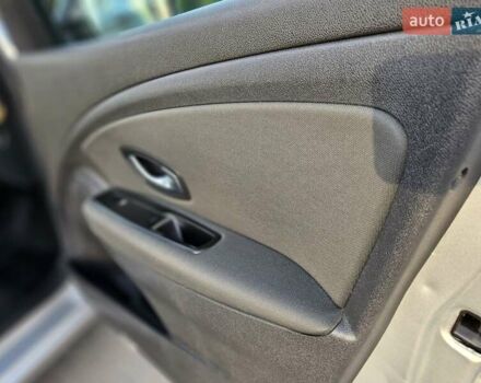 Серый Рено Меган, объемом двигателя 1.6 л и пробегом 195 тыс. км за 7850 $, фото 85 на Automoto.ua