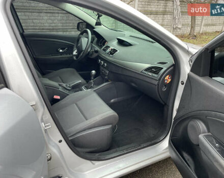 Рено Меган 2010 в Василькове на Automoto.ua Серый Рено Меган, объемом двигателя 1.46 л и пробегом 322 тыс. км за 6000 $, фото 11 на Automoto.ua