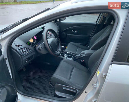 Серый Рено Меган, объемом двигателя 1.46 л и пробегом 300 тыс. км за 6300 $, фото 11 на Automoto.ua