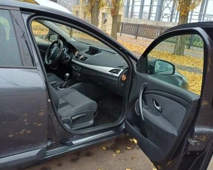 Серый Рено Меган, объемом двигателя 1.46 л и пробегом 230 тыс. км за 7500 $, фото 20 на Automoto.ua