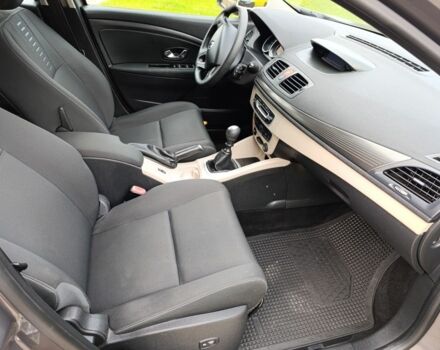 Серый Рено Меган, объемом двигателя 0 л и пробегом 218 тыс. км за 7300 $, фото 2 на Automoto.ua