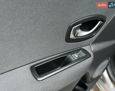 Серый Рено Меган, объемом двигателя 1.6 л и пробегом 182 тыс. км за 7800 $, фото 61 на Automoto.ua