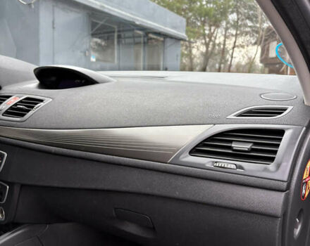 Сірий Рено Меган, об'ємом двигуна 1.6 л та пробігом 227 тис. км за 7500 $, фото 53 на Automoto.ua