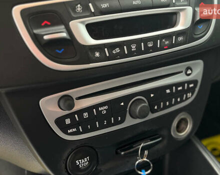 Серый Рено Меган, объемом двигателя 1.46 л и пробегом 260 тыс. км за 7200 $, фото 24 на Automoto.ua