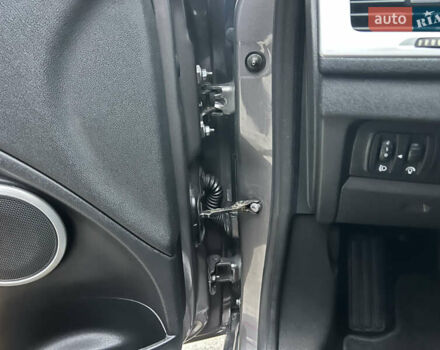 Серый Рено Меган, объемом двигателя 1.6 л и пробегом 182 тыс. км за 7800 $, фото 90 на Automoto.ua