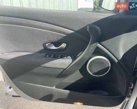 Рено Меган 2010 в Тернополе на Automoto.ua Серый Рено Меган, объемом двигателя 1.6 л и пробегом 148 тыс. км за 7600 $, фото 10 на Automoto.ua