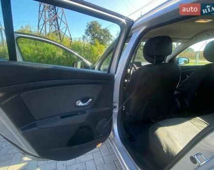 Рено Меган 2010 в Луцке на Automoto.ua Серый Рено Меган, объемом двигателя 1.46 л и пробегом 254 тыс. км за 7000 $, фото 12 на Automoto.ua