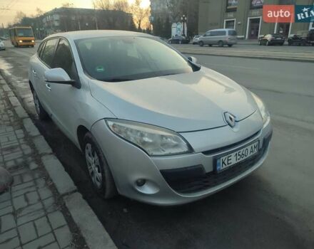 Рено Меган 2010 у Дніпро (Дніпропетровську) на Automoto.ua Сірий Рено Меган, об'ємом двигуна 1.6 л та пробігом 210 тис. км за 7000 $, фото 5 на Automoto.ua