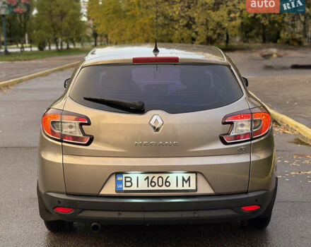 Рено Меган 2010 у Кременчуге на Automoto.ua Сірий Рено Меган, об'ємом двигуна 1.46 л та пробігом 300 тис. км за 6999 $, фото 3 на Automoto.ua