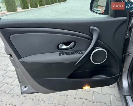 Серый Рено Меган, объемом двигателя 1.46 л и пробегом 220 тыс. км за 7900 $, фото 27 на Automoto.ua