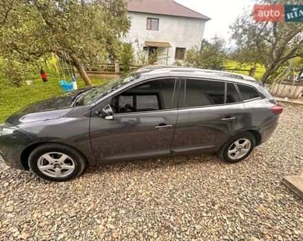 Рено Меган 2011 в Косове на Automoto.ua Серый Рено Меган, объемом двигателя 1.46 л и пробегом 254 тыс. км за 6999 $, фото 12 на Automoto.ua