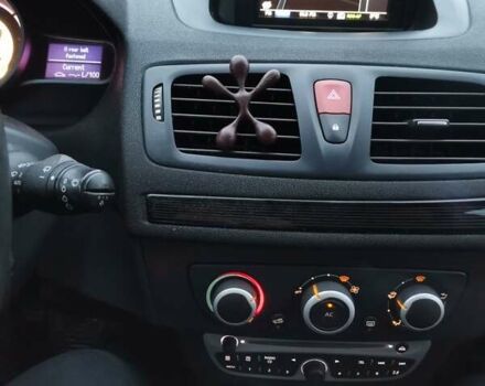 Сірий Рено Меган, об'ємом двигуна 1.46 л та пробігом 267 тис. км за 6900 $, фото 21 на Automoto.ua