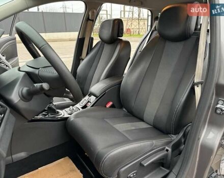 Сірий Рено Меган, об'ємом двигуна 1.4 л та пробігом 216 тис. км за 7700 $, фото 39 на Automoto.ua