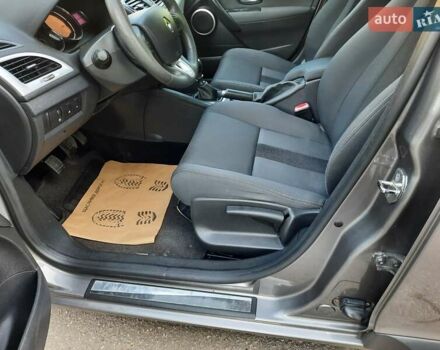 Серый Рено Меган, объемом двигателя 1.6 л и пробегом 194 тыс. км за 8100 $, фото 39 на Automoto.ua