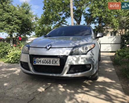 Рено Меган 2011 в Любаре на Automoto.ua Серый Рено Меган, объемом двигателя 1.46 л и пробегом 308 тыс. км за 6800 $, фото 4 на Automoto.ua