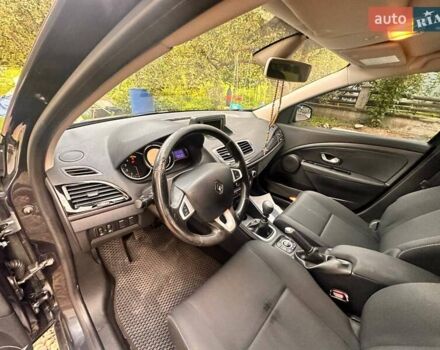 Рено Меган 2011 в Косове на Automoto.ua Серый Рено Меган, объемом двигателя 1.46 л и пробегом 254 тыс. км за 6999 $, фото 26 на Automoto.ua