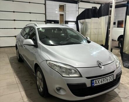 Рено Меган 2011 в Лозовой на Automoto.ua Серый Рено Меган, объемом двигателя 0 л и пробегом 277 тыс. км за 5500 $, фото 3 на Automoto.ua