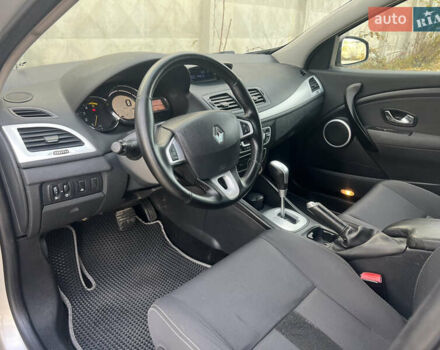 Серый Рено Меган, объемом двигателя 1.46 л и пробегом 274 тыс. км за 6300 $, фото 27 на Automoto.ua
