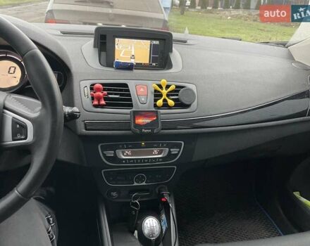 Серый Рено Меган, объемом двигателя 1.46 л и пробегом 241 тыс. км за 7500 $, фото 2 на Automoto.ua