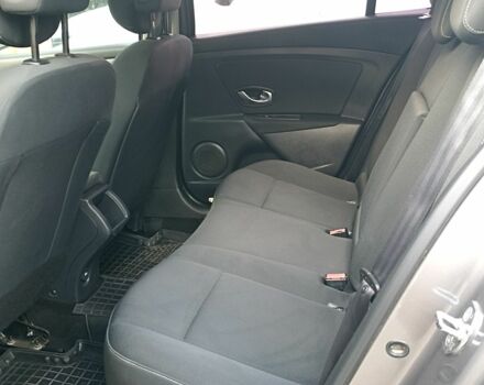 Серый Рено Меган, объемом двигателя 0 л и пробегом 232 тыс. км за 7000 $, фото 4 на Automoto.ua