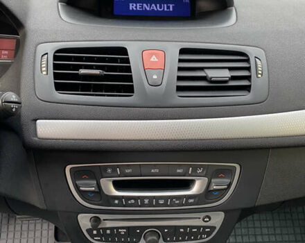 Серый Рено Меган, объемом двигателя 1.9 л и пробегом 285 тыс. км за 7300 $, фото 32 на Automoto.ua