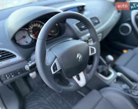 Сірий Рено Меган, об'ємом двигуна 1.5 л та пробігом 260 тис. км за 7550 $, фото 31 на Automoto.ua