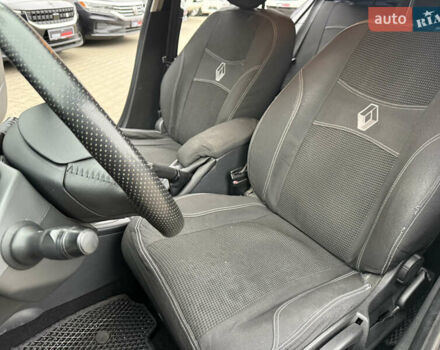 Сірий Рено Меган, об'ємом двигуна 1.46 л та пробігом 320 тис. км за 5500 $, фото 14 на Automoto.ua