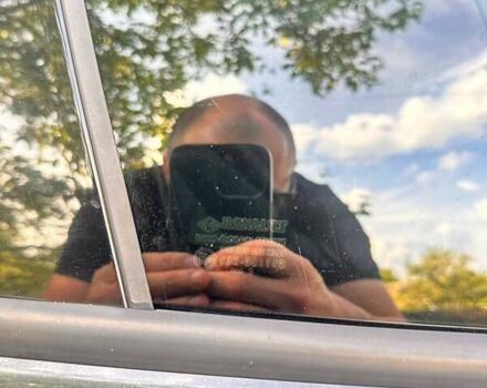 Рено Меган 2011 в Косове на Automoto.ua Серый Рено Меган, объемом двигателя 1.46 л и пробегом 254 тыс. км за 6999 $, фото 40 на Automoto.ua