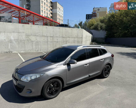 Сірий Рено Меган, об'ємом двигуна 1.46 л та пробігом 210 тис. км за 7000 $, фото 1 на Automoto.ua