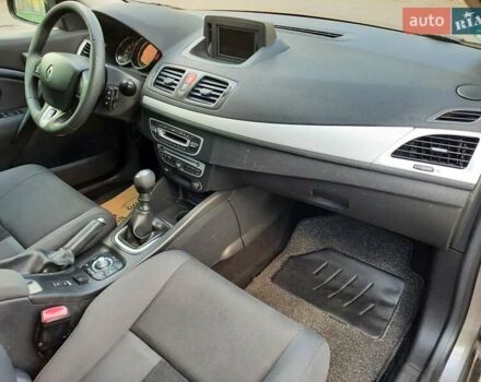 Серый Рено Меган, объемом двигателя 1.6 л и пробегом 194 тыс. км за 8100 $, фото 108 на Automoto.ua