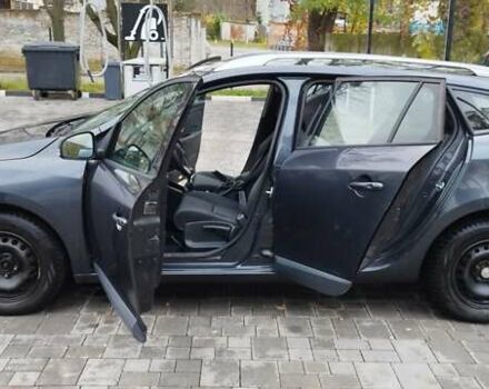 Сірий Рено Меган, об'ємом двигуна 1.46 л та пробігом 221 тис. км за 7300 $, фото 1 на Automoto.ua