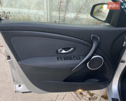 Серый Рено Меган, объемом двигателя 1.46 л и пробегом 274 тыс. км за 6300 $, фото 31 на Automoto.ua