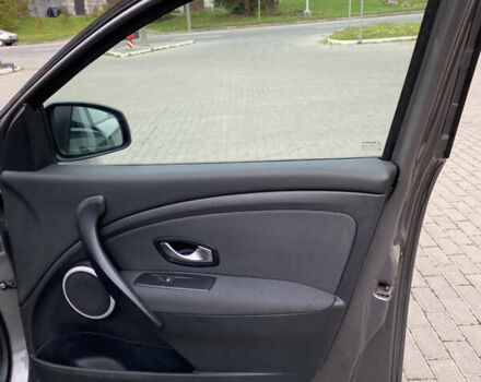 Серый Рено Меган, объемом двигателя 1.9 л и пробегом 285 тыс. км за 7300 $, фото 19 на Automoto.ua