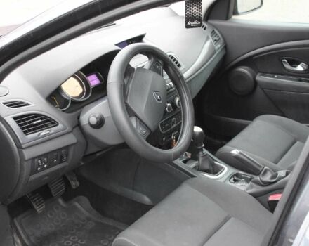 Серый Рено Меган, объемом двигателя 1.4 л и пробегом 250 тыс. км за 5450 $, фото 7 на Automoto.ua