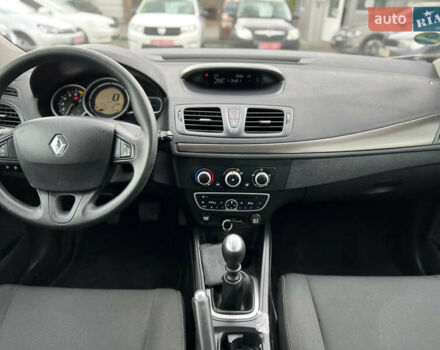 Серый Рено Меган, объемом двигателя 1.6 л и пробегом 150 тыс. км за 7500 $, фото 10 на Automoto.ua