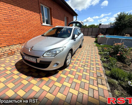 Рено Меган 2011 в Нежине на Automoto.ua Серый Рено Меган, объемом двигателя 1.4 л и пробегом 224 тыс. км за 7800 $, фото 3 на Automoto.ua