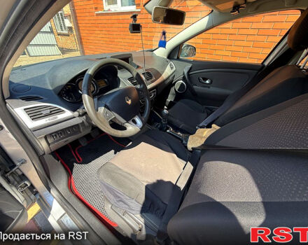 Рено Меган 2011 в Нежине на Automoto.ua Серый Рено Меган, объемом двигателя 1.4 л и пробегом 224 тыс. км за 7800 $, фото 1 на Automoto.ua