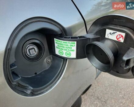 Серый Рено Меган, объемом двигателя 1.6 л и пробегом 194 тыс. км за 8100 $, фото 96 на Automoto.ua