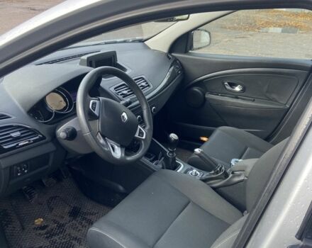 Рено Меган 2011 в Фастове на Automoto.ua Серый Рено Меган, объемом двигателя 1.5 л и пробегом 221 тыс. км за 7000 $, фото 5 на Automoto.ua