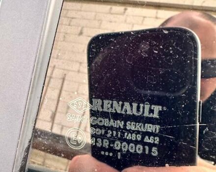 Рено Меган 2011 в Косове на Automoto.ua Серый Рено Меган, объемом двигателя 1.46 л и пробегом 254 тыс. км за 6999 $, фото 38 на Automoto.ua